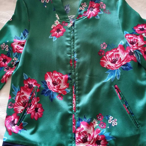 Stradivarius floral bomber jacket emerald green like new size M