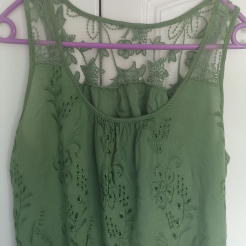 Women's green lace blend blouse one size like new