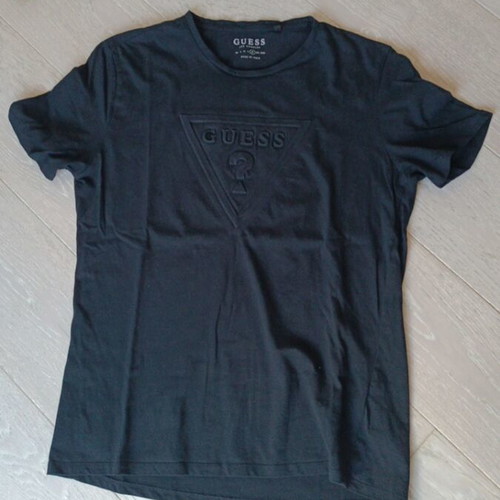 Guess men's black t-shirt with embossed design like new, size XL