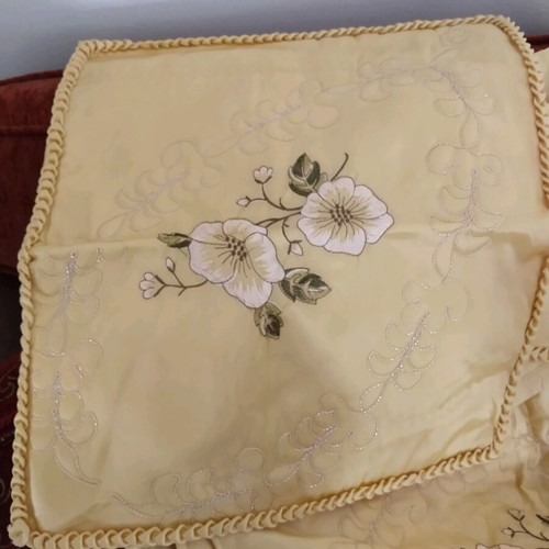 Satin quilt set new with pillowcases and baby blanket