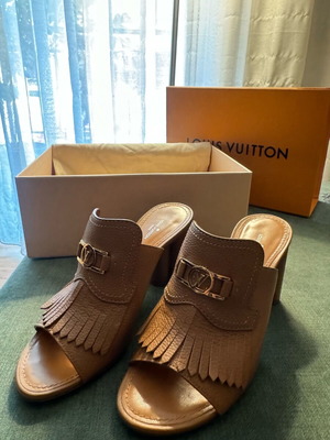 Louis Vuitton mules like new, size 38, brown