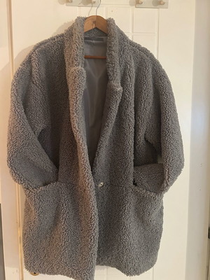 Milla teddy jacket gray like new, size L
