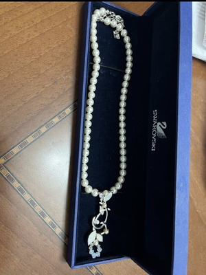 Swarovski necklace new authentic