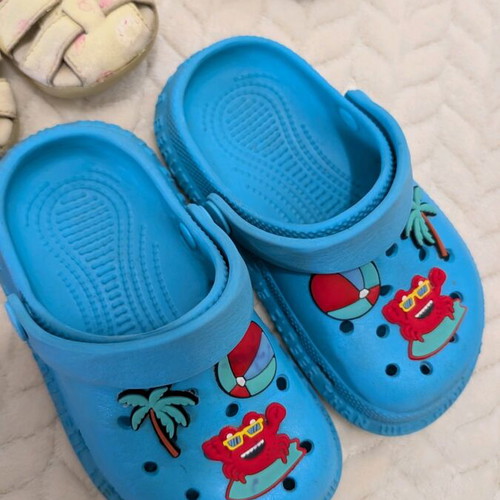 Children's shoes used, sizes 23-25, box set