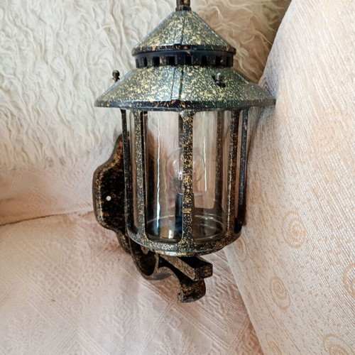 Metal outdoor light like new