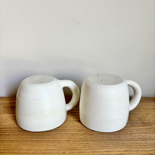Handmade ceramic mug set in excellent condition