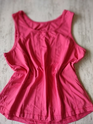 Women's sports tank top like new, pink, size XXL