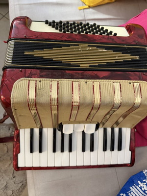 Hohner Student V accordion used, made in Germany 1989