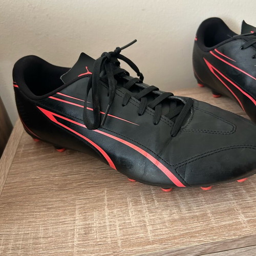 Puma football shoes like new, size 43, black