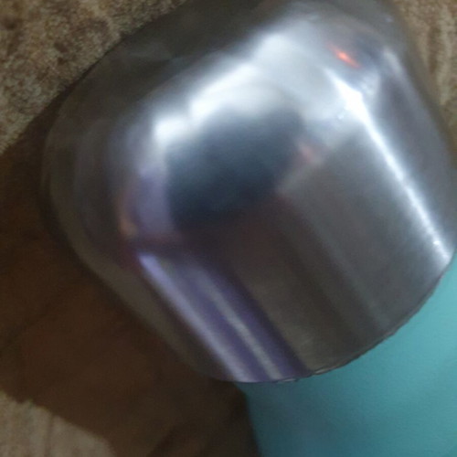 Thermos bottle used with sturdy construction and high temperature resistance