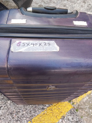 Medium-small travel suitcase 65x40x25 used, brown