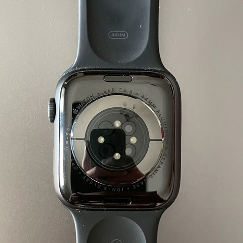 Apple Watch Series 6 44mm with two straps