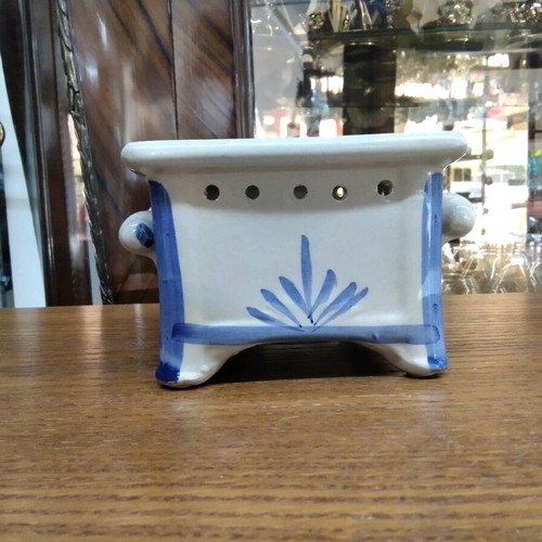 Ceramic oil and aroma warmer new with vintage design