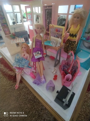 Barbie atelier sewing desk used with sewing machine and accessories