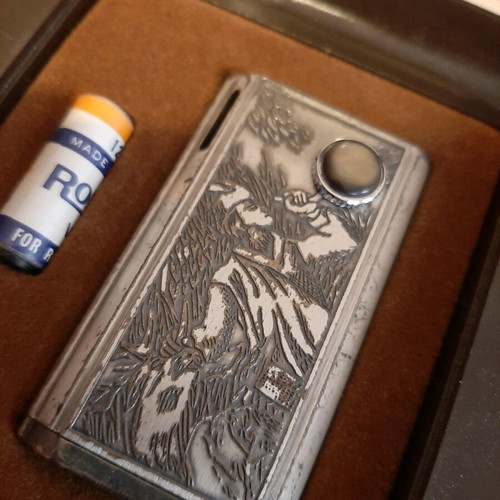 Win electronic lighter used, vintage with case