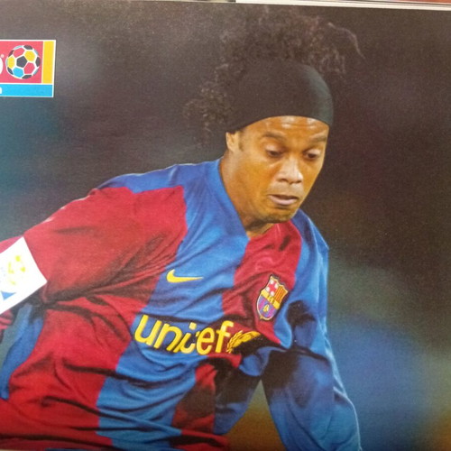Don Balon magazine like new with Ronaldinho poster and match report