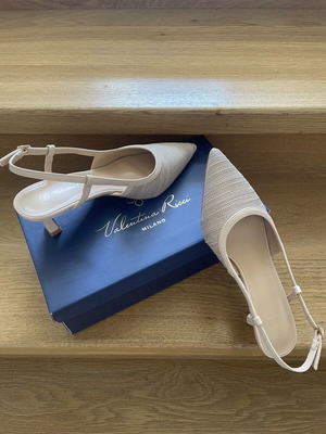 Slingback nude pumps new with cushioned sole, 6cm heel