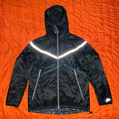 Nike Lightweight Reversible Windbreaker Jacket with City Print
