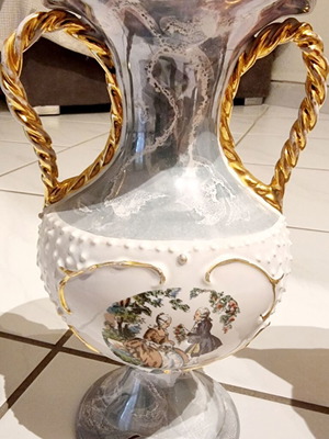 Vintage decorative vase like new