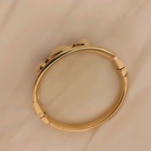 Bracelet with magnetic clasp like new, white and gold