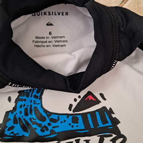 Quiksilver Kids' Sun Protection Shirt used, size 116 cm, black and white