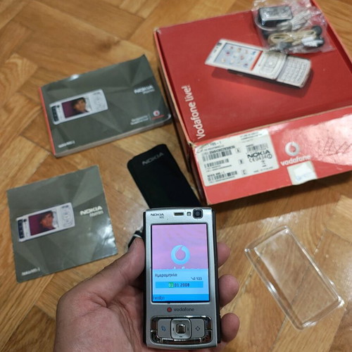 Nokia N95 used with crack and loose cover