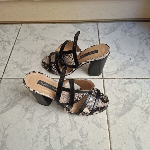 Janet & Janet snake-print sandals like new, size 36, platform heel
