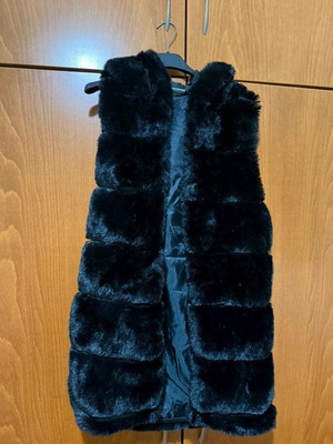 Fur vest like new, synthetic fur, black, small medium
