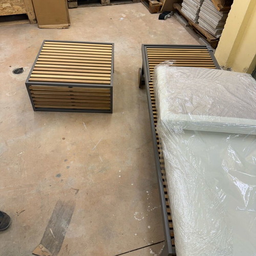 Set of aluminum and wood sun loungers with table new