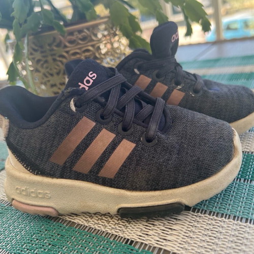 Adidas shoes used, size 20, comfortable for everyday wear