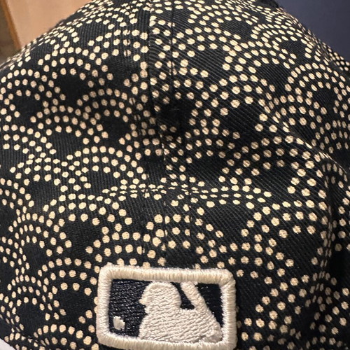 New Era 59FIFTY NY Yankees cap black and gold, like new, size 7 1/2