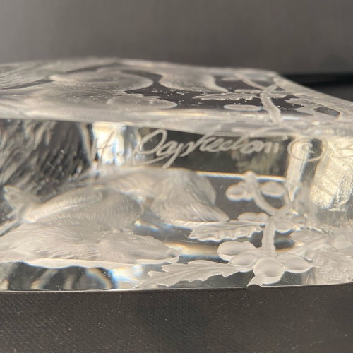 Dartington crystal paperweight new, collectible decorative art glass