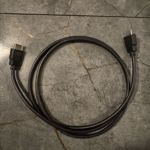 HDMI to HDMI cable like new