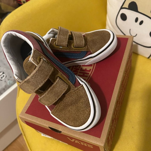 Vans kids shoes No 27.5 in like new condition brown