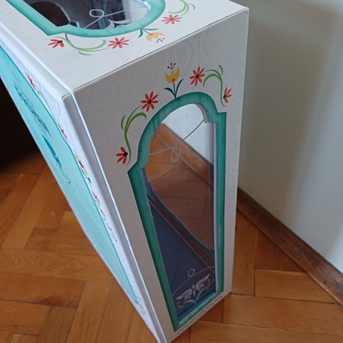 Disney Store Limited Edition Doll Anna Frozen Fever box used