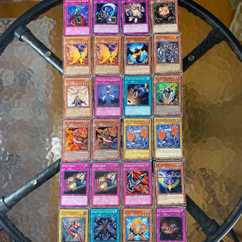 Authentic Yugioh cards used, pack