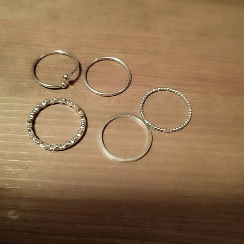 Rings various small used, silver, in excellent condition