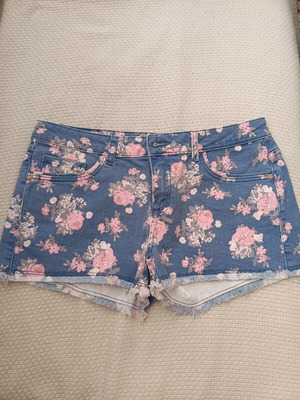 BSB Jean Shorts with Flowers Size 38 Like New