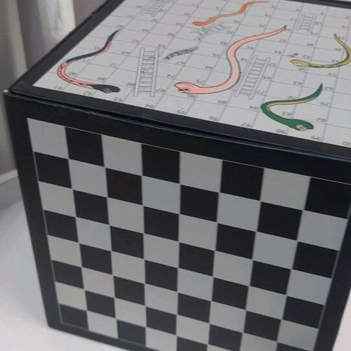 6-in-1 multi-board game cube used with classic games