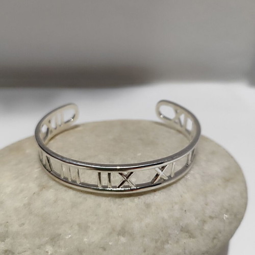 Silver bracelet 925 "Roman Numerals" like new, minimal & chic