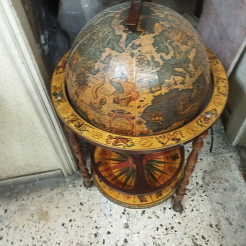 Bar furniture globe bar like new, solid eucalyptus wood