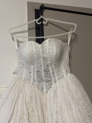 Melia Wedding Dress lace gown like new, size S