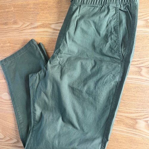 H&M men's khaki chino pants, relaxed fit, size L