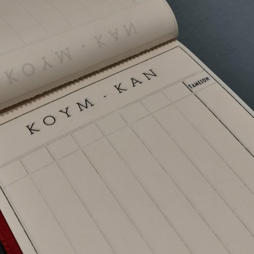 Koum-Kan set used with ashtrays and score pad
