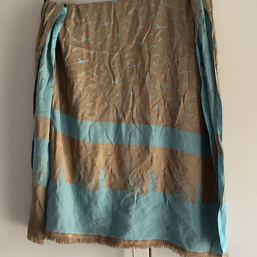 Satin scarf like new, blue and brown, with two wearing styles