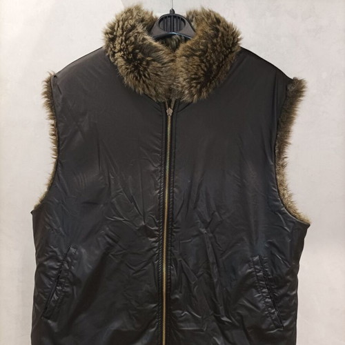 Vest with faux fur used, size M\L with two front pockets
