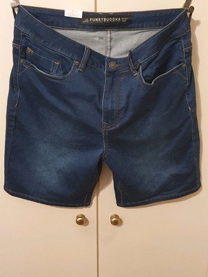 Τζιν ελαστική βερμούδα Funky Buddha μέγεθος 32 καινούργια