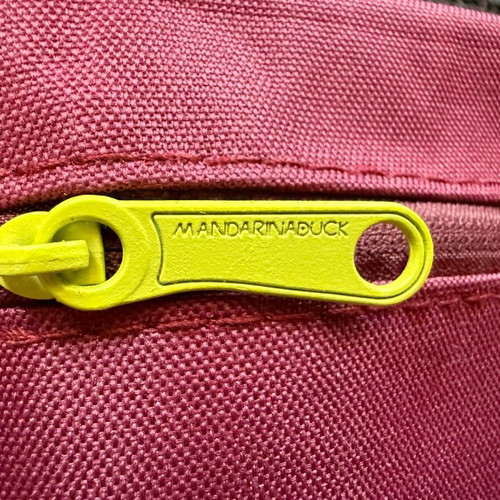 Mandarina Duck νεσεσέρ καλλυντικών καινούργιο, κόκκινο-μπορντό