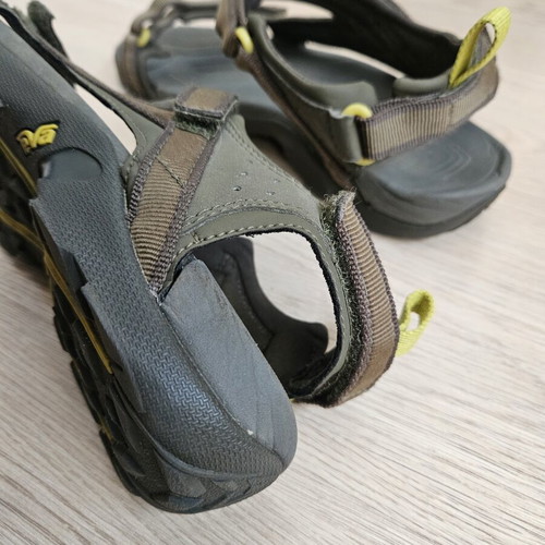 Teva Tanza sandals like new, size 40, olive green