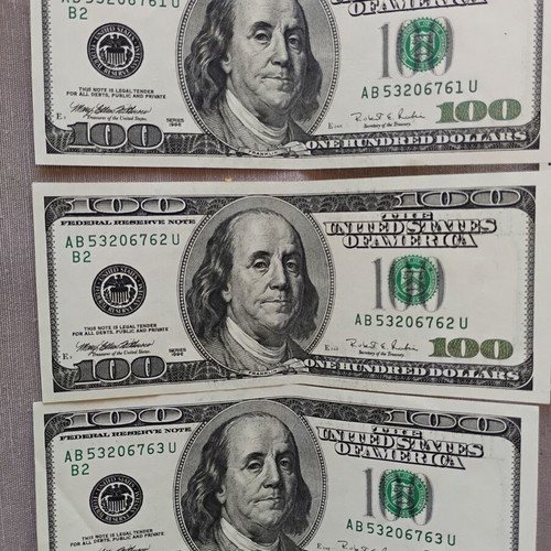 Five Uncirculated 100 Dollar Bills Benjamin Franklin